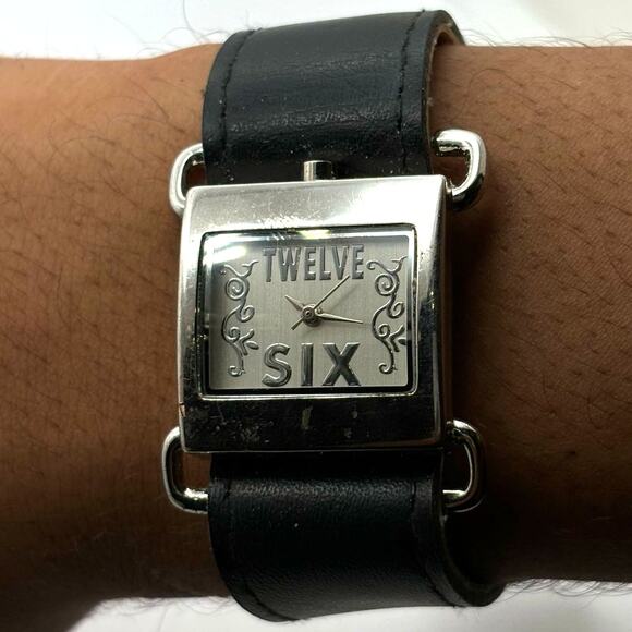 Stunning Silver & Black Watch - Picture 1 of 4